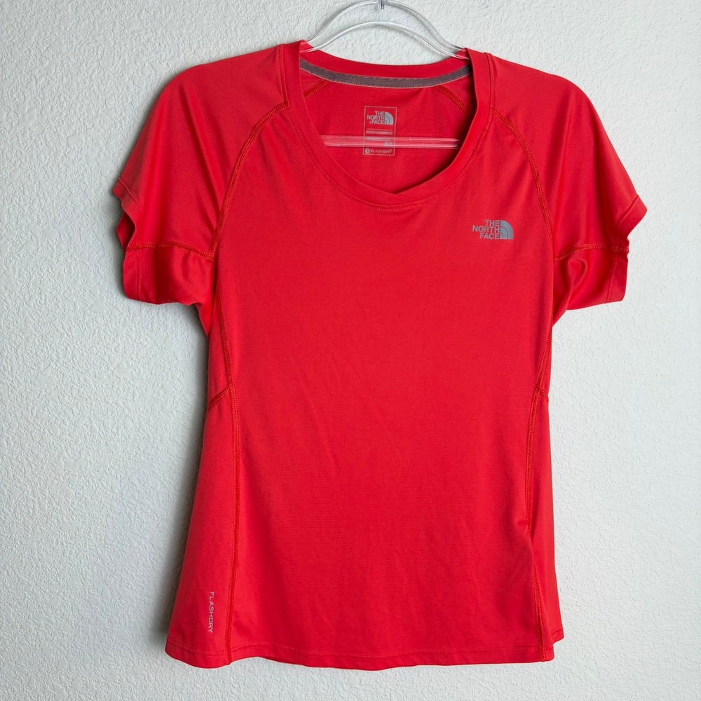 The North Face Womens FlashDry Red Short Sleeve Training Shirt Size Small